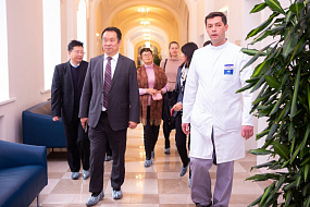 Делегация Юньнаньского университета традиционной китайской медицины посетила Научно-практический центр традиционных медицинских систем