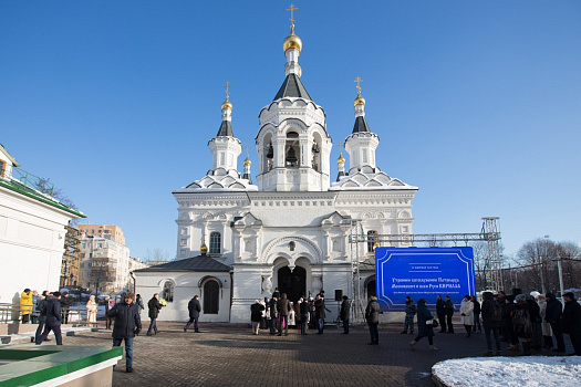  Патриарх Кирилл провел богослужение в Храме Михаила Архангела на Девичьем поле 